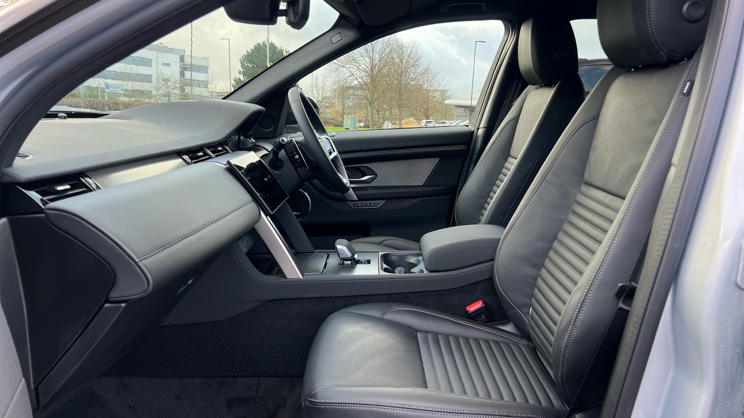 Used Land Rover Discovery Sport for sale - 76910962: Photo 3