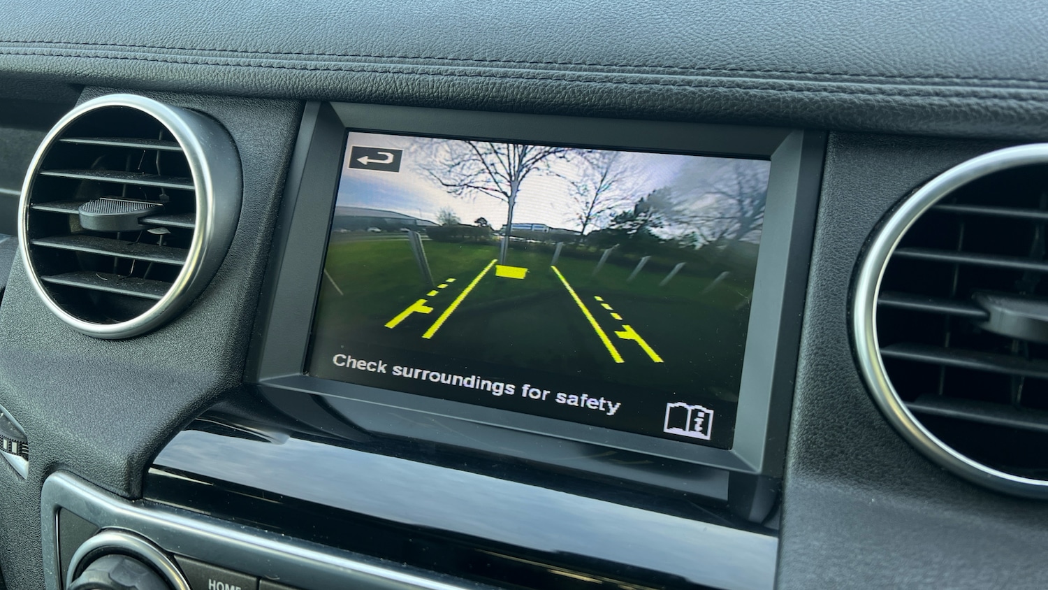 Used Land Rover Discovery 2016 for sale - 76643229: Photo 12