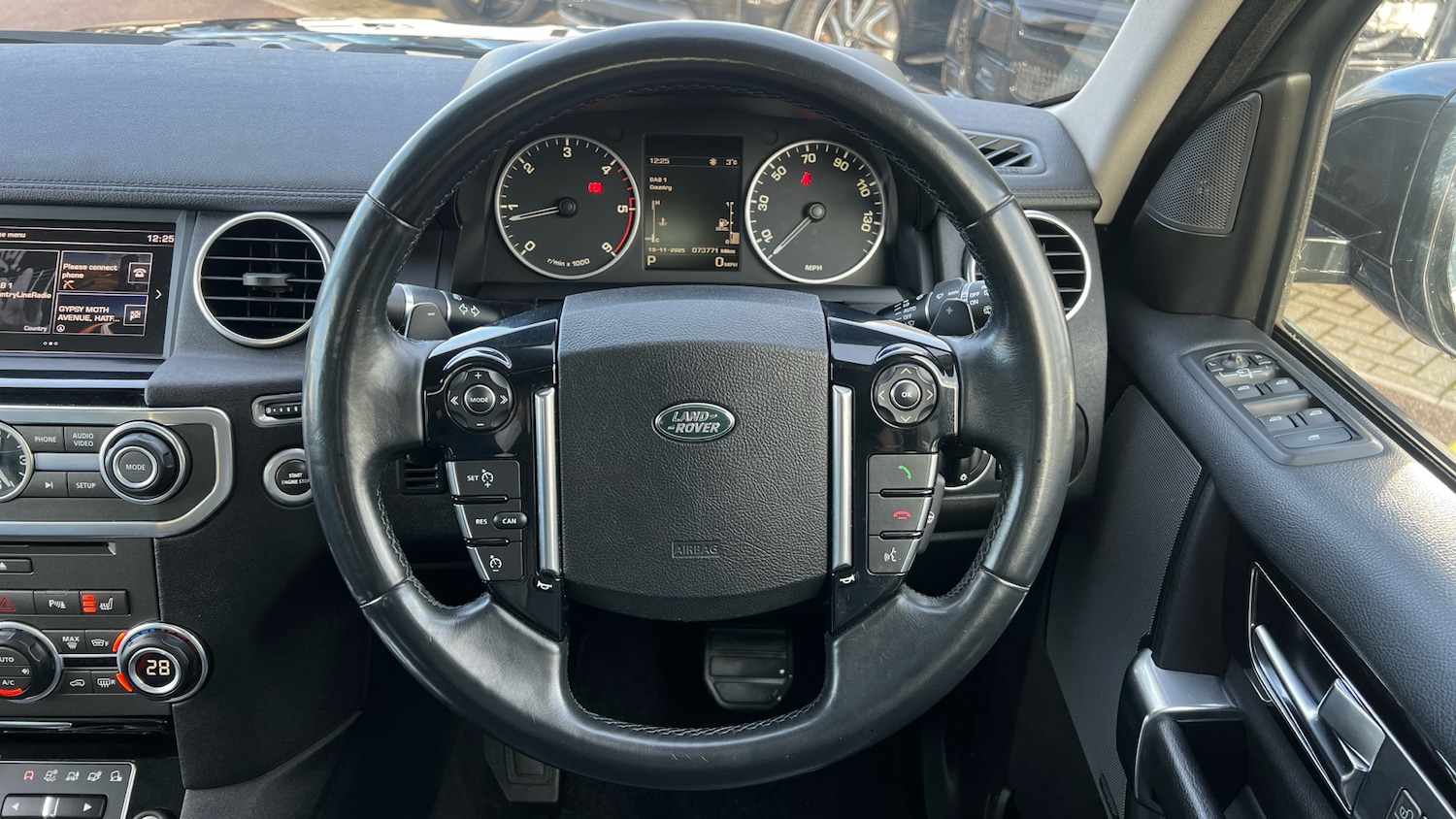 Used Land Rover Discovery 2016 for sale - 76643229: Photo 15