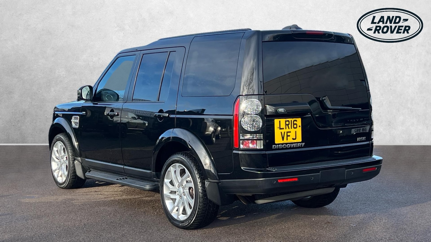 Used Land Rover Discovery 2016 for sale - 76643229: Photo 2