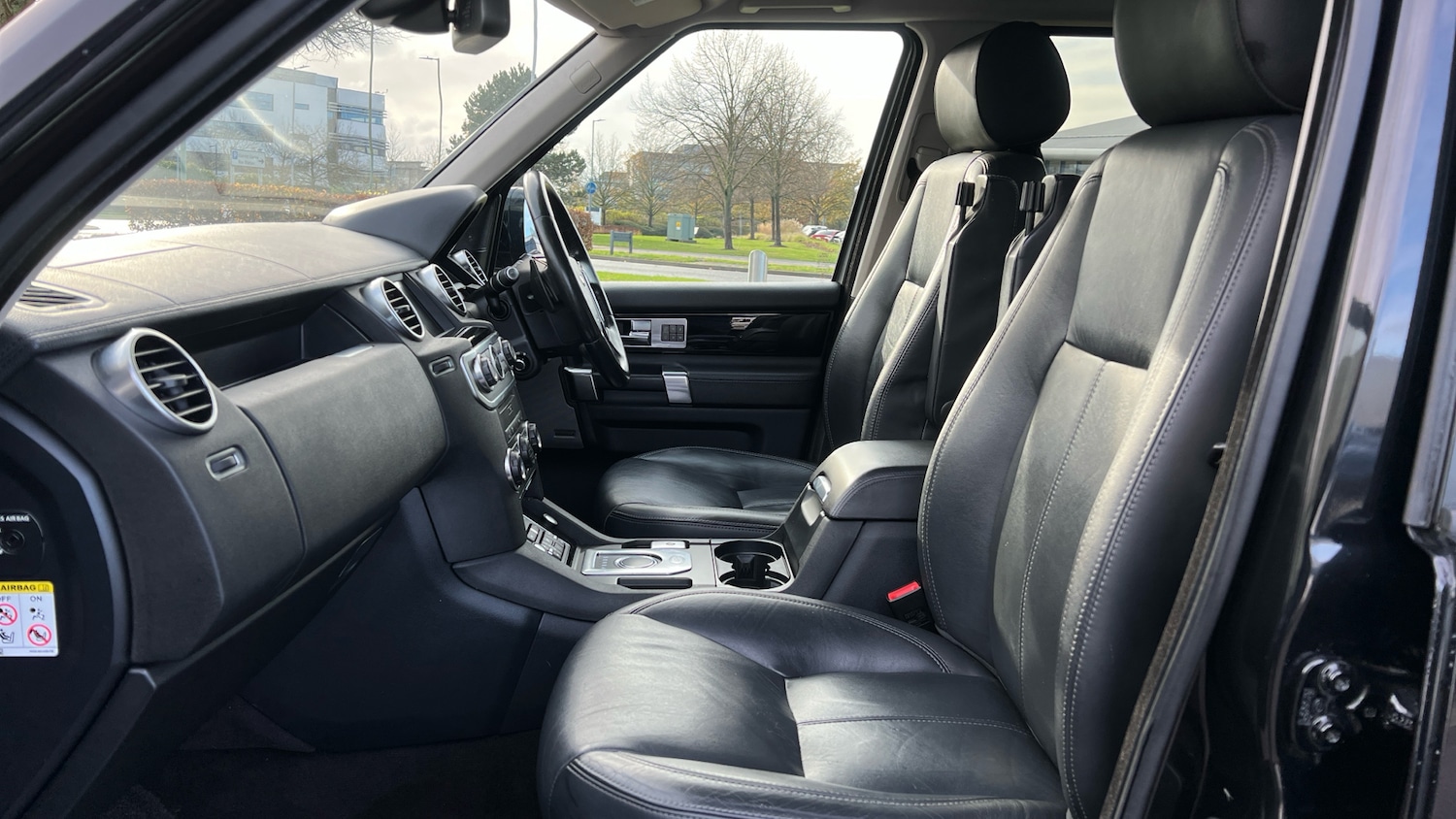 Used Land Rover Discovery 2016 for sale - 76643229: Photo 3