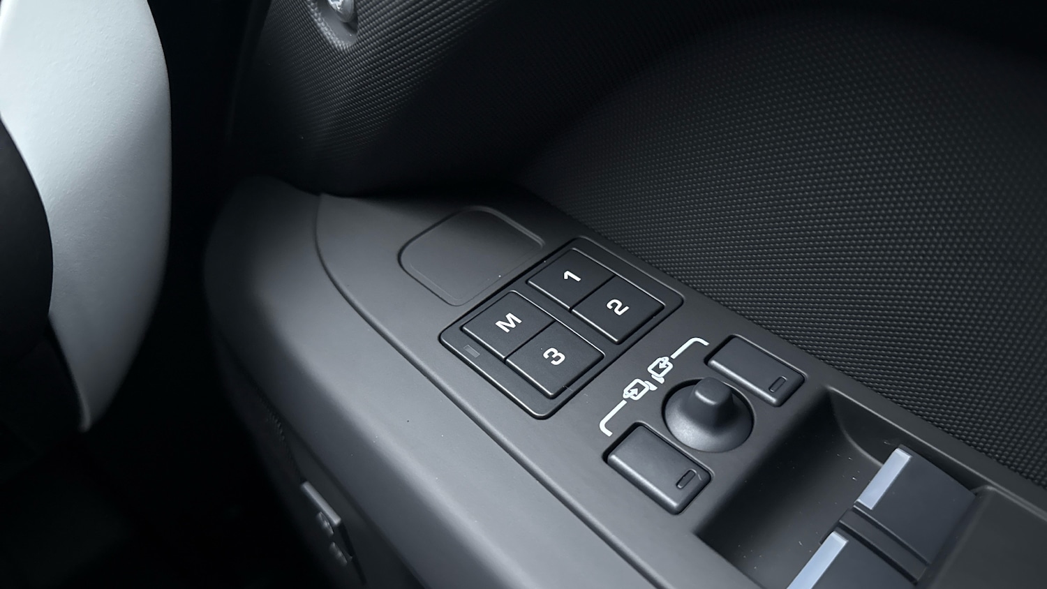 Used Land Rover Defender for sale - 77610452: Photo 23