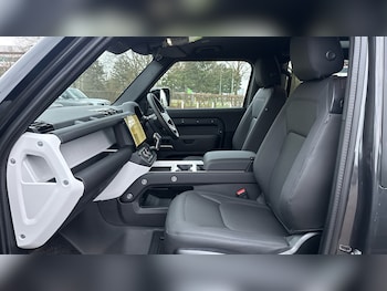 Used Land Rover Defender 2026 for sale - 77610452: Photo