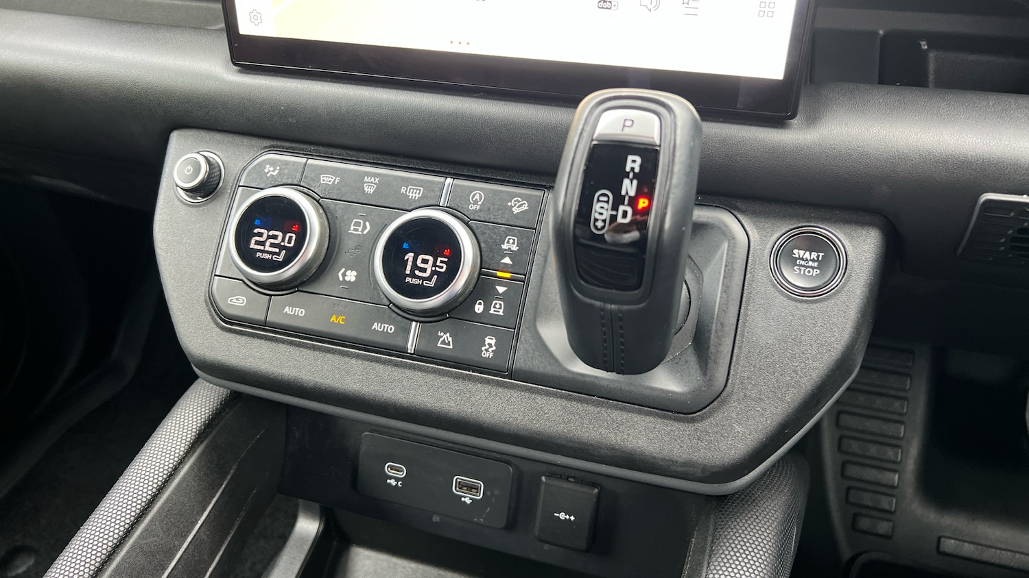 Used Land Rover Defender 2022 for sale - 76497146: Photo 13