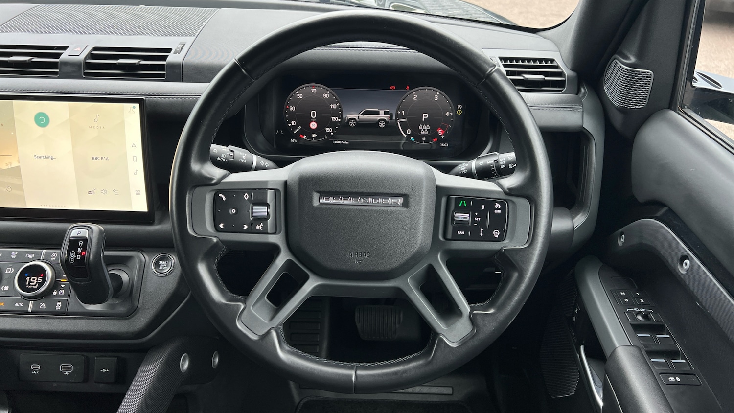 Used Land Rover Defender 2022 for sale - 76497146: Photo 15