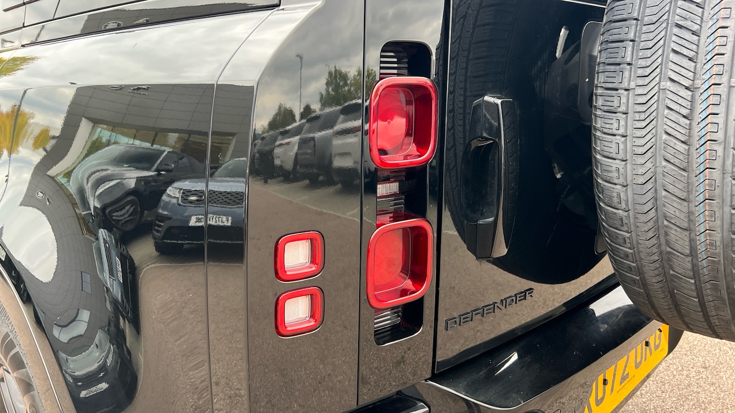 Used Land Rover Defender 2022 for sale - 76497146: Photo 19