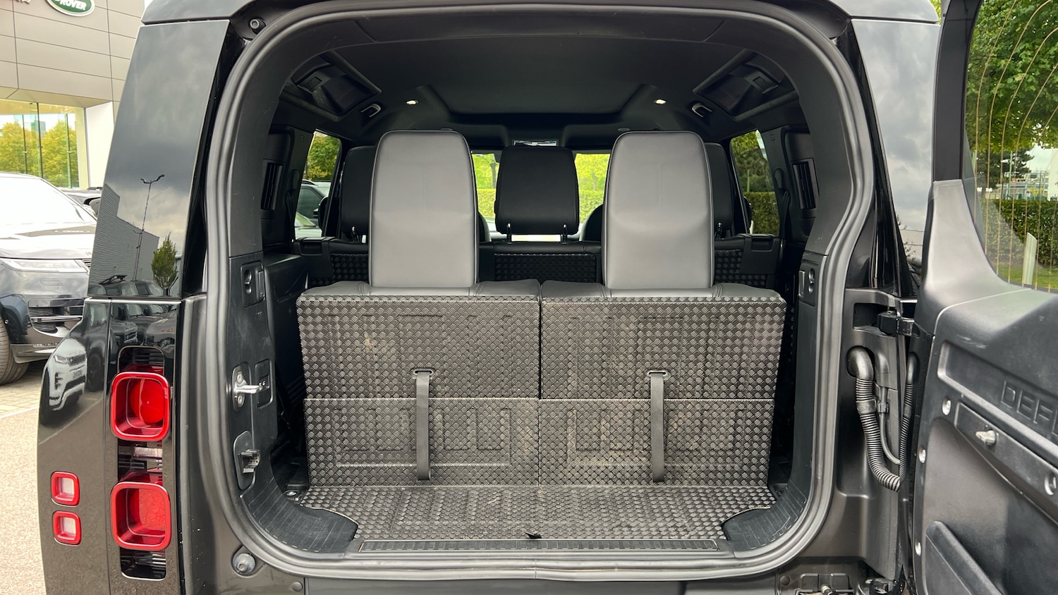 Used Land Rover Defender 2022 for sale - 76497146: Photo 21