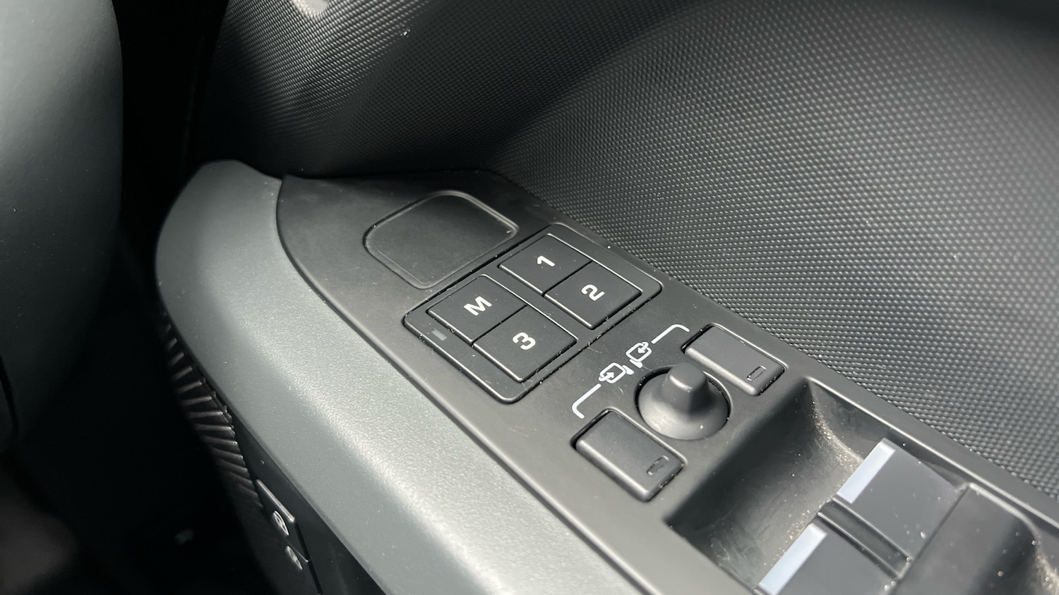 Used Land Rover Defender 2022 for sale - 76497146: Photo 25