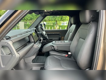 Used Land Rover Defender 2026 for sale - 78750835: Photo