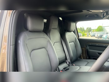 Used Land Rover Defender 2026 for sale - 78750835: Photo