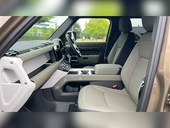 Used Land Rover Defender 2025 for sale - 75621546: Photo