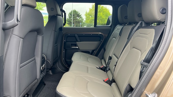 Used Land Rover Defender for sale - 75621546: Photo 4