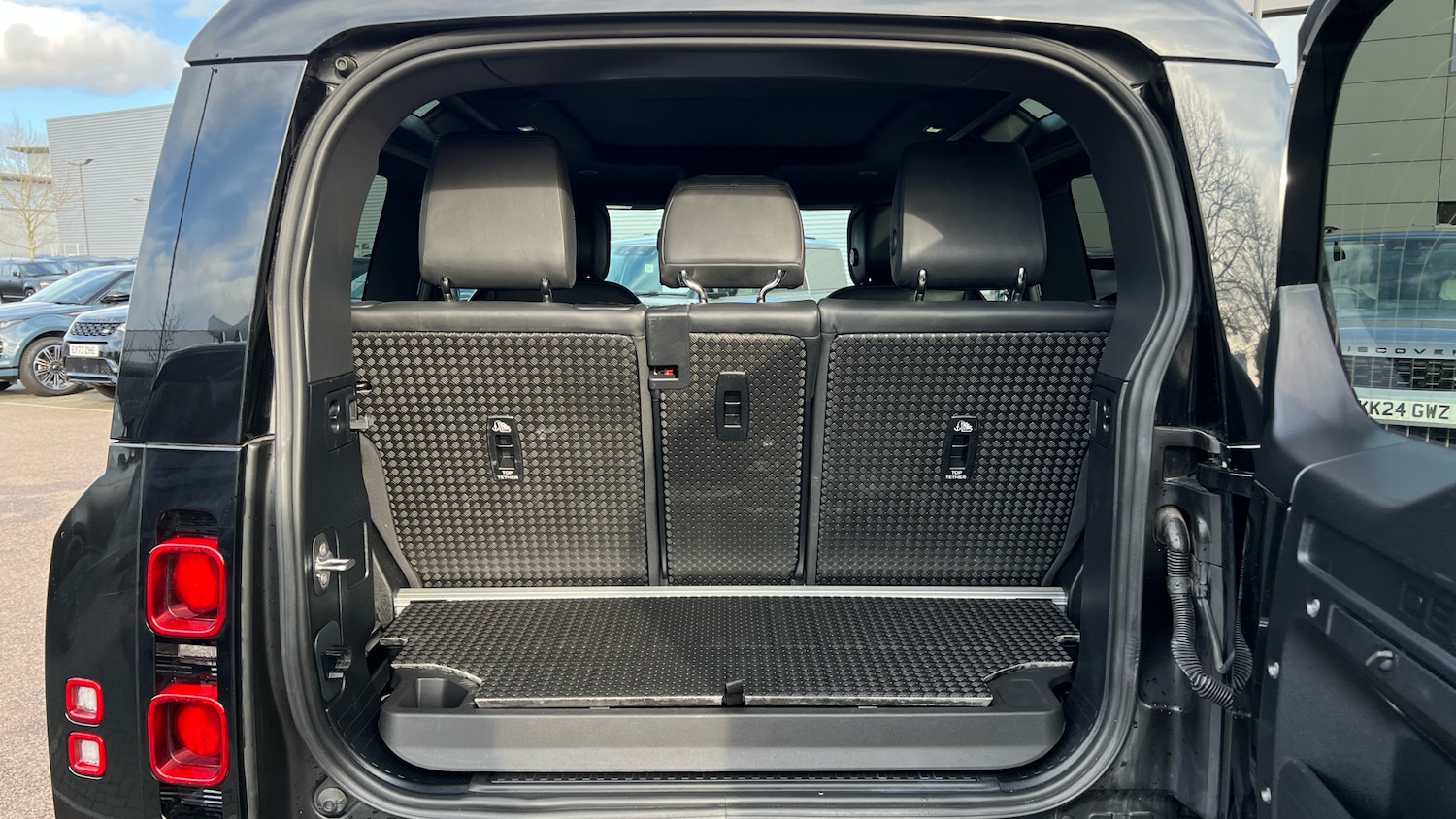 Used Land Rover Defender 2024 for sale - 77954160: Photo 10