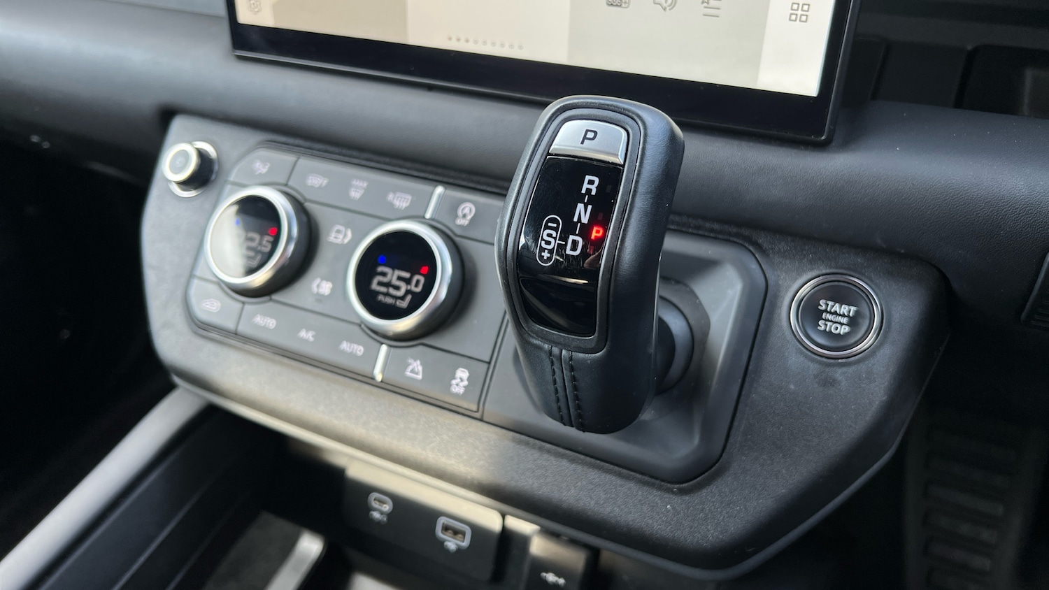 Used Land Rover Defender 2024 for sale - 77954160: Photo 13