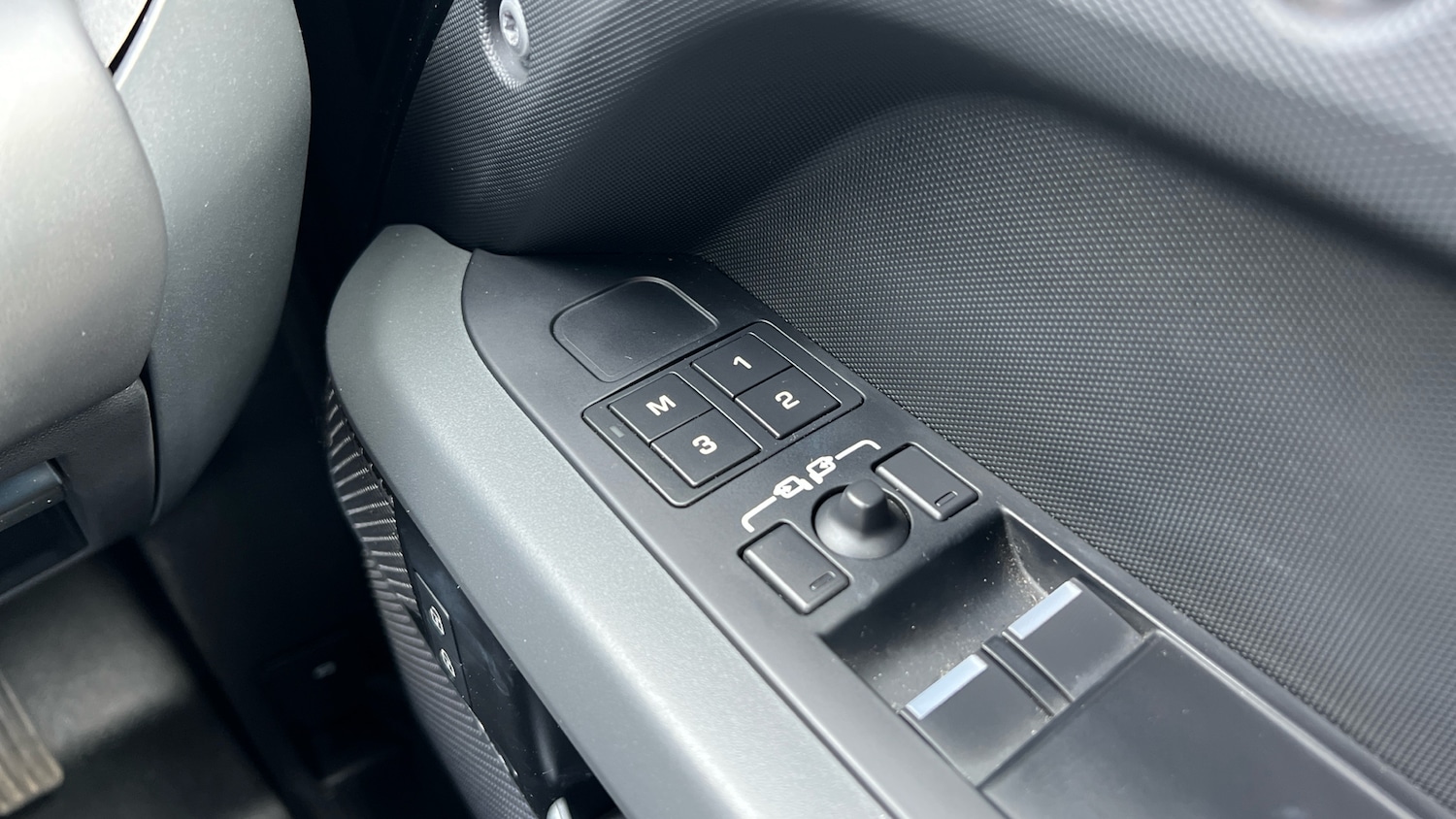 Used Land Rover Defender 2024 for sale - 77954160: Photo 23