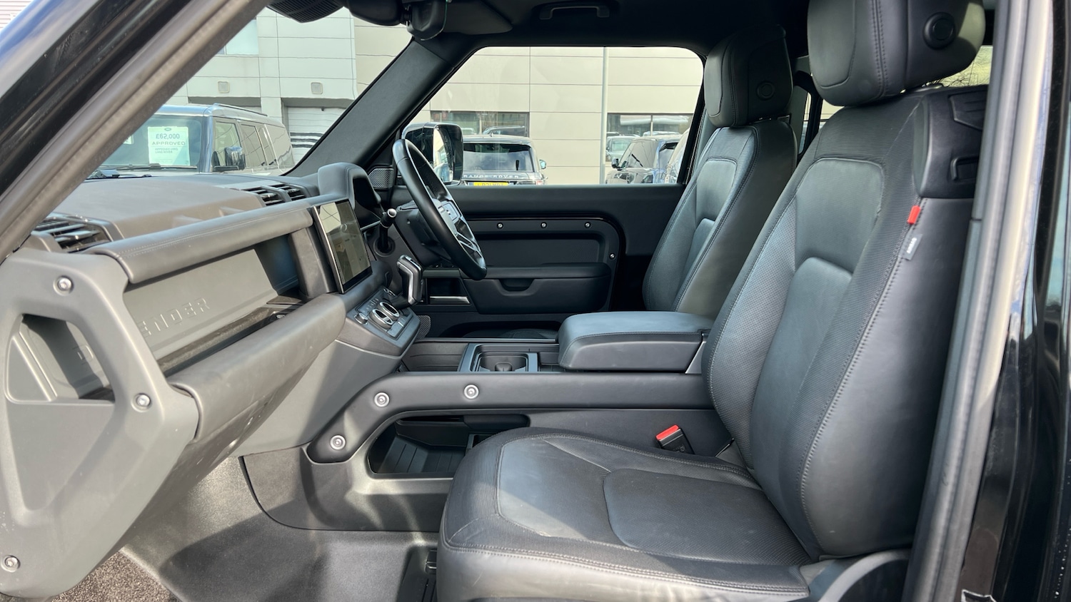 Used Land Rover Defender 2024 for sale - 77954160: Photo 3