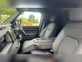 Used Land Rover Defender 2026 for sale - 79575701: Photo