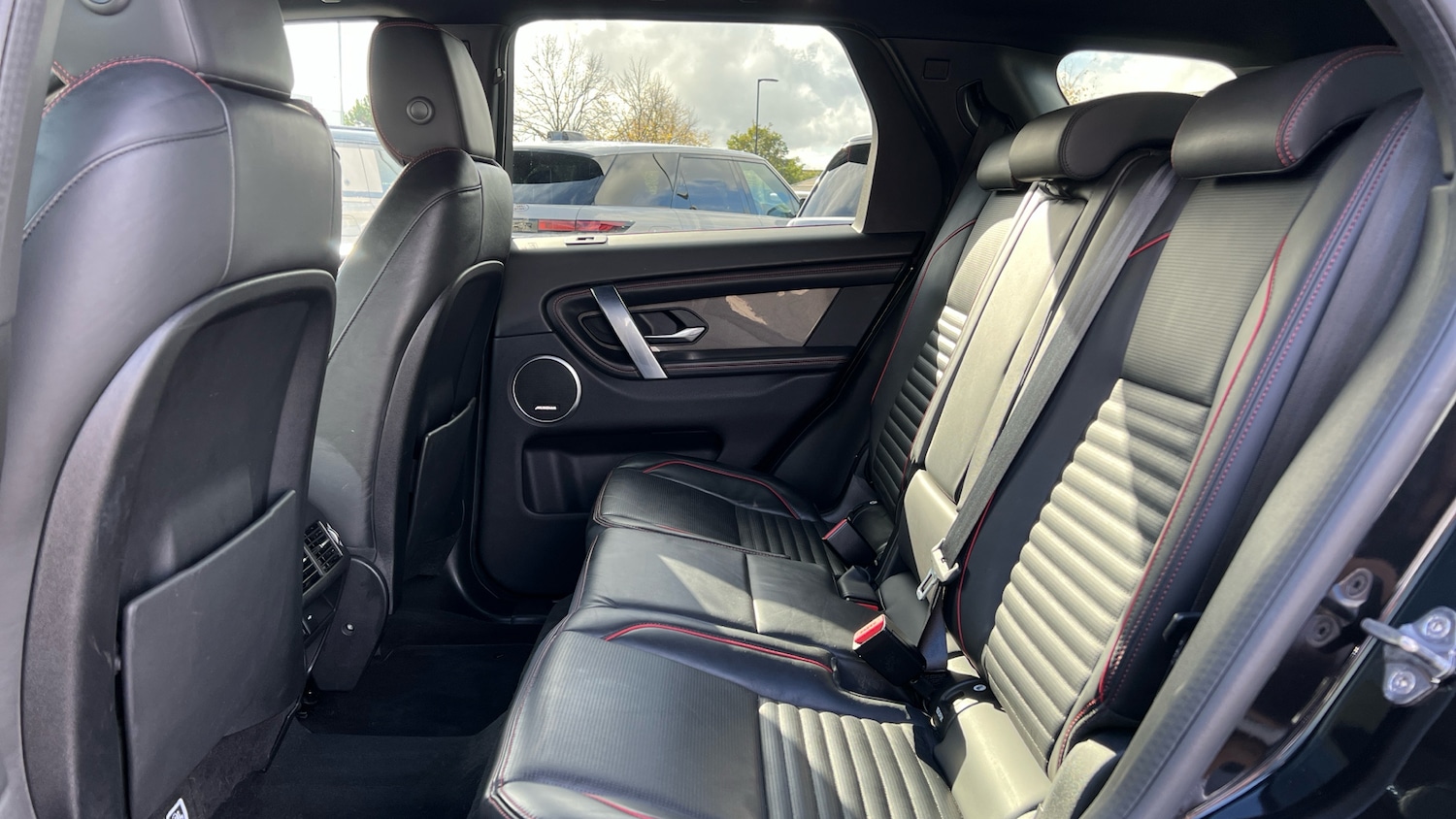 Used Land Rover Discovery Sport 2020 for sale - 76324918: Photo 4