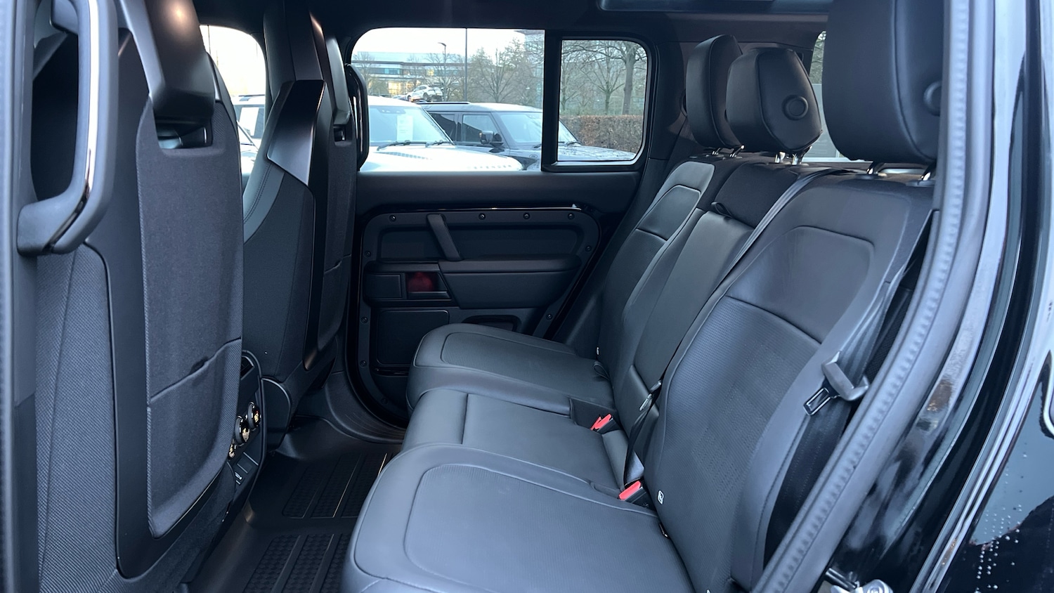 Used Land Rover Defender for sale - 76864109: Photo 4