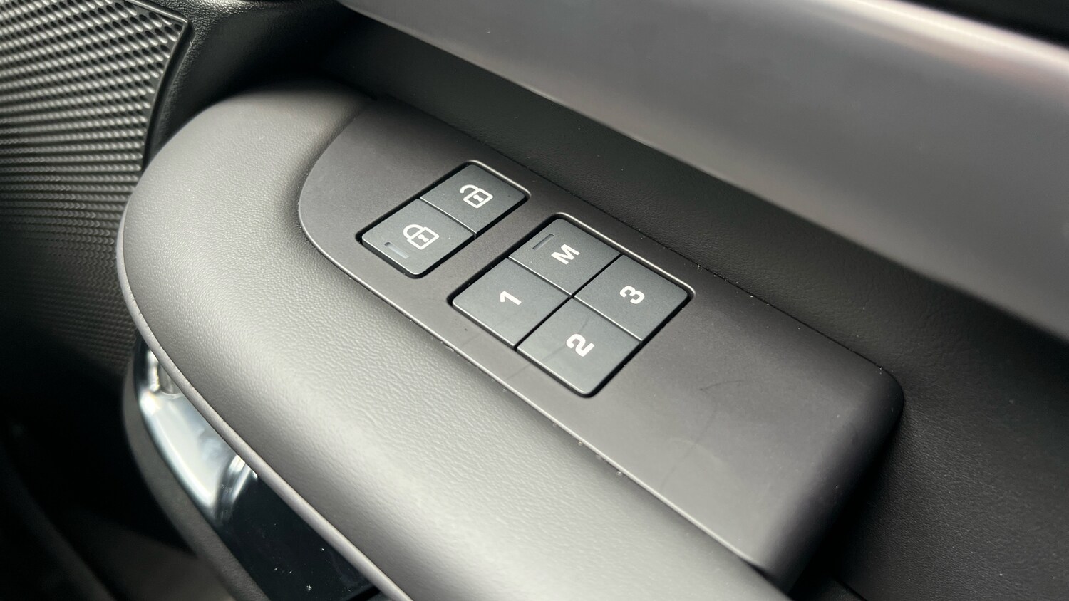 Used Land Rover Discovery for sale - 76387084: Photo 25