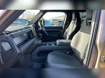 Used Land Rover Defender 2025 for sale - 76387047: Photo