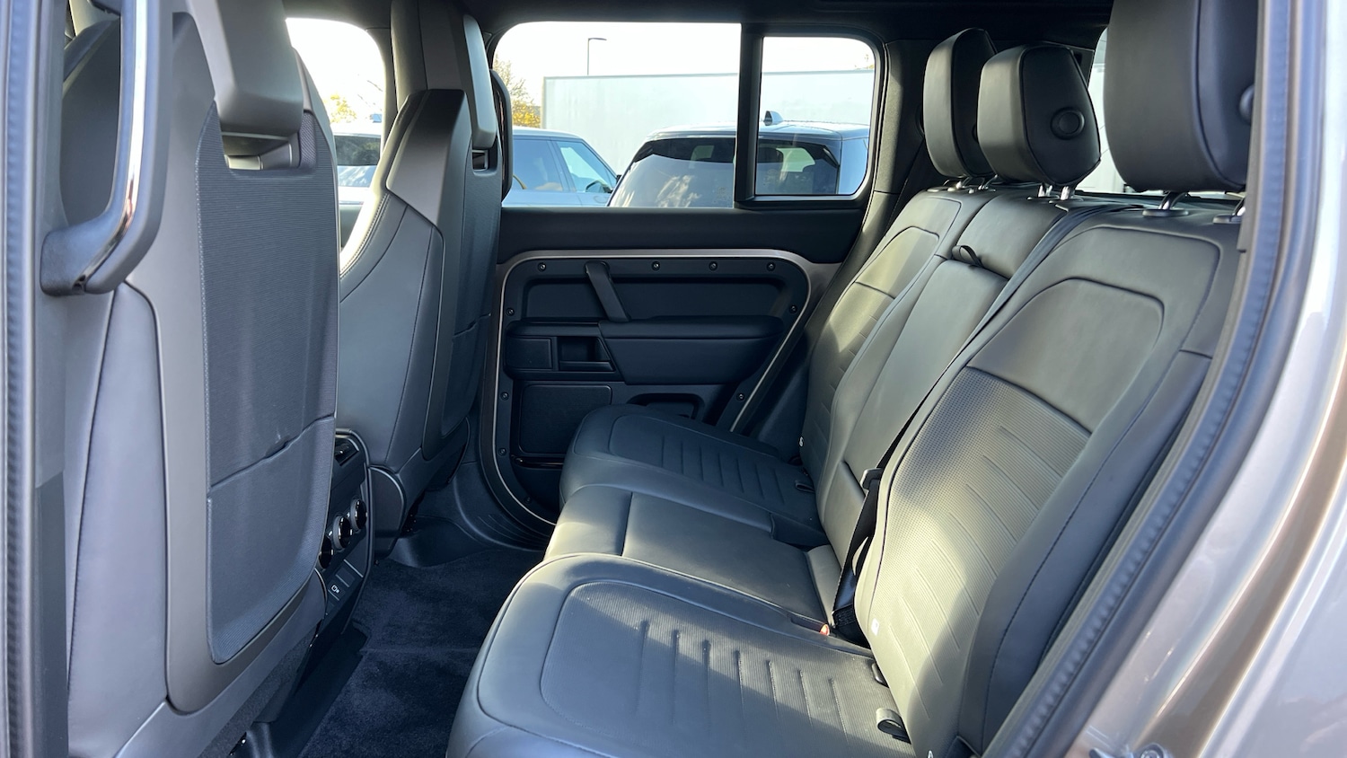 Used Land Rover Defender for sale - 76387047: Photo 4