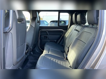 Used Land Rover Defender 2025 for sale - 76387047: Photo