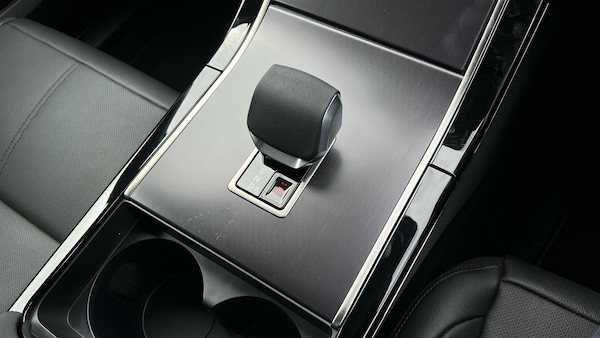 Used Land Rover Range Rover Velar 2025 for sale - 75668287: Photo 13