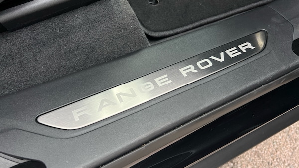 Used Land Rover Range Rover Velar 2025 for sale - 75668287: Photo 21