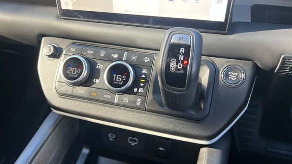 Used Land Rover Defender 2024 for sale - 76040491: Photo 13