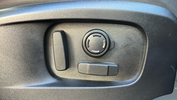 Used Land Rover Defender 2024 for sale - 76040491: Photo 22
