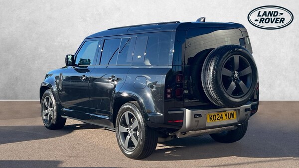 Used Land Rover Defender 2024 for sale - 76040491: Photo 2