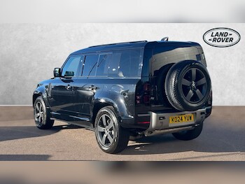 Used Land Rover Defender 2024 for sale - 76040491: Photo 2