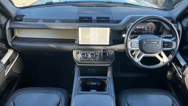 Used Land Rover Defender 2024 for sale - 76040491: Photo 9
