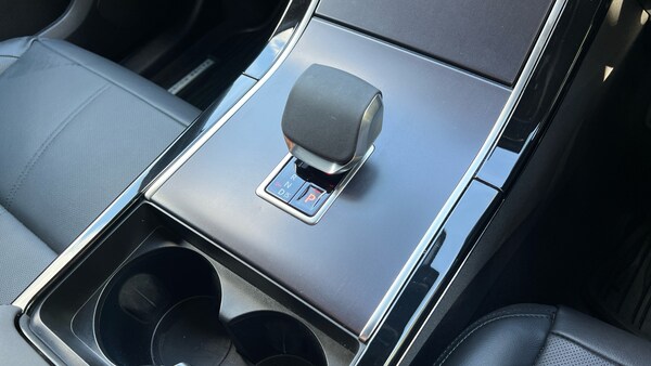 Used Land Rover Range Rover Velar 2025 for sale - 74432674: Photo 13