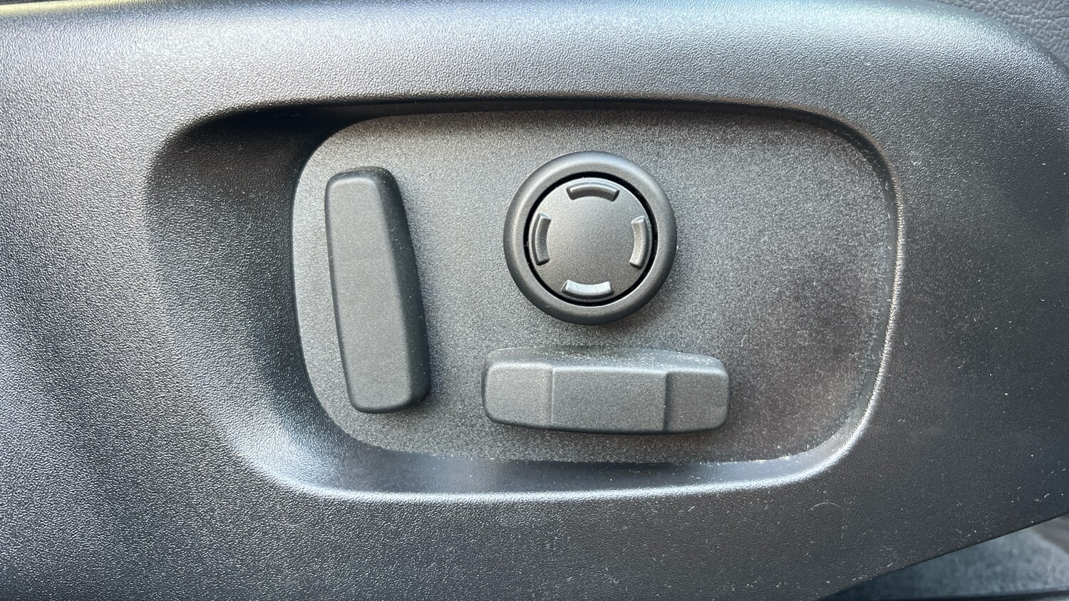 Used Land Rover Range Rover Velar 2025 for sale - 74432674: Photo 22