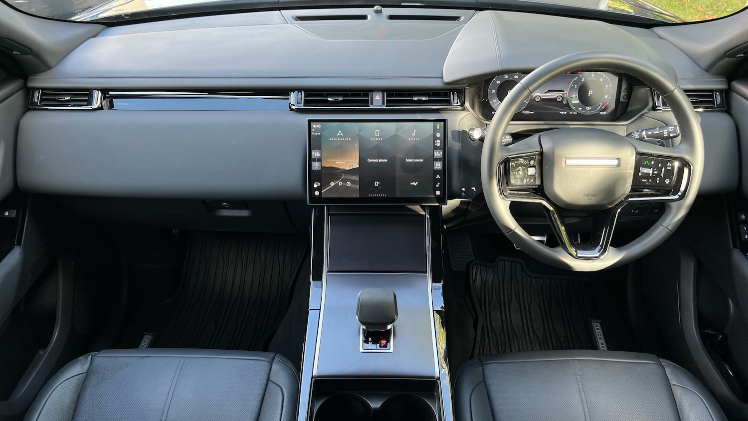 Used Land Rover Range Rover Velar 2025 for sale - 74432674: Photo 9