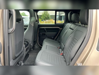 Used Land Rover Defender 2025 for sale - 75913316: Photo