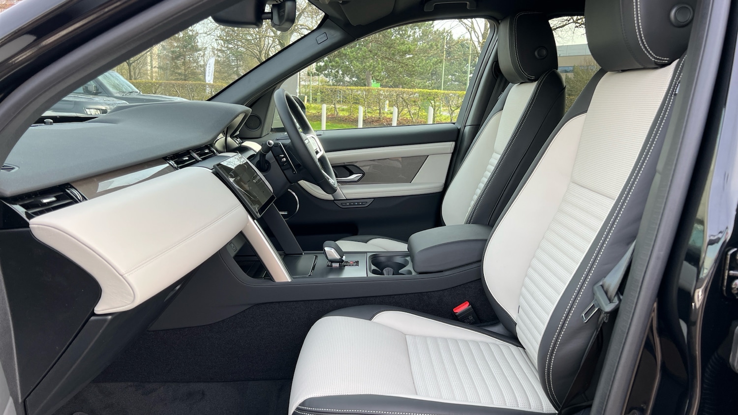 Used Land Rover Discovery Sport for sale - 77990417: Photo 3