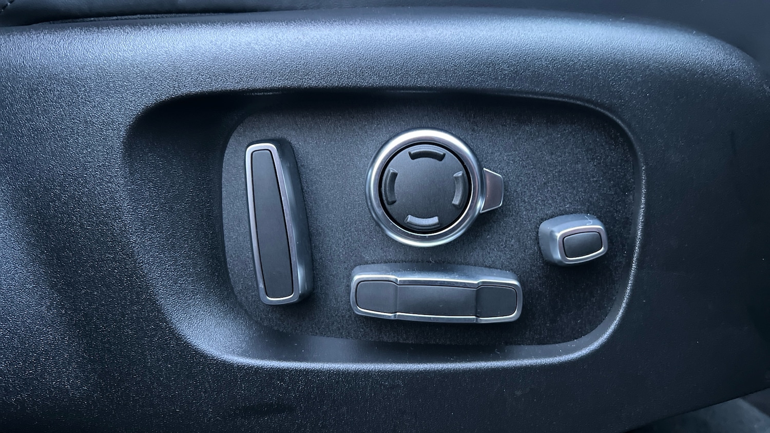 Used Land Rover Range Rover Velar 2026 for sale - 77452963: Photo 22