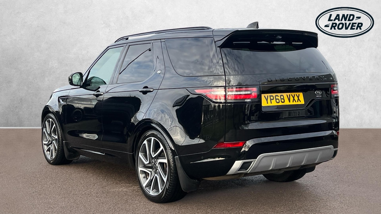 Used Land Rover Discovery 2018 for sale - 76836826: Photo 2