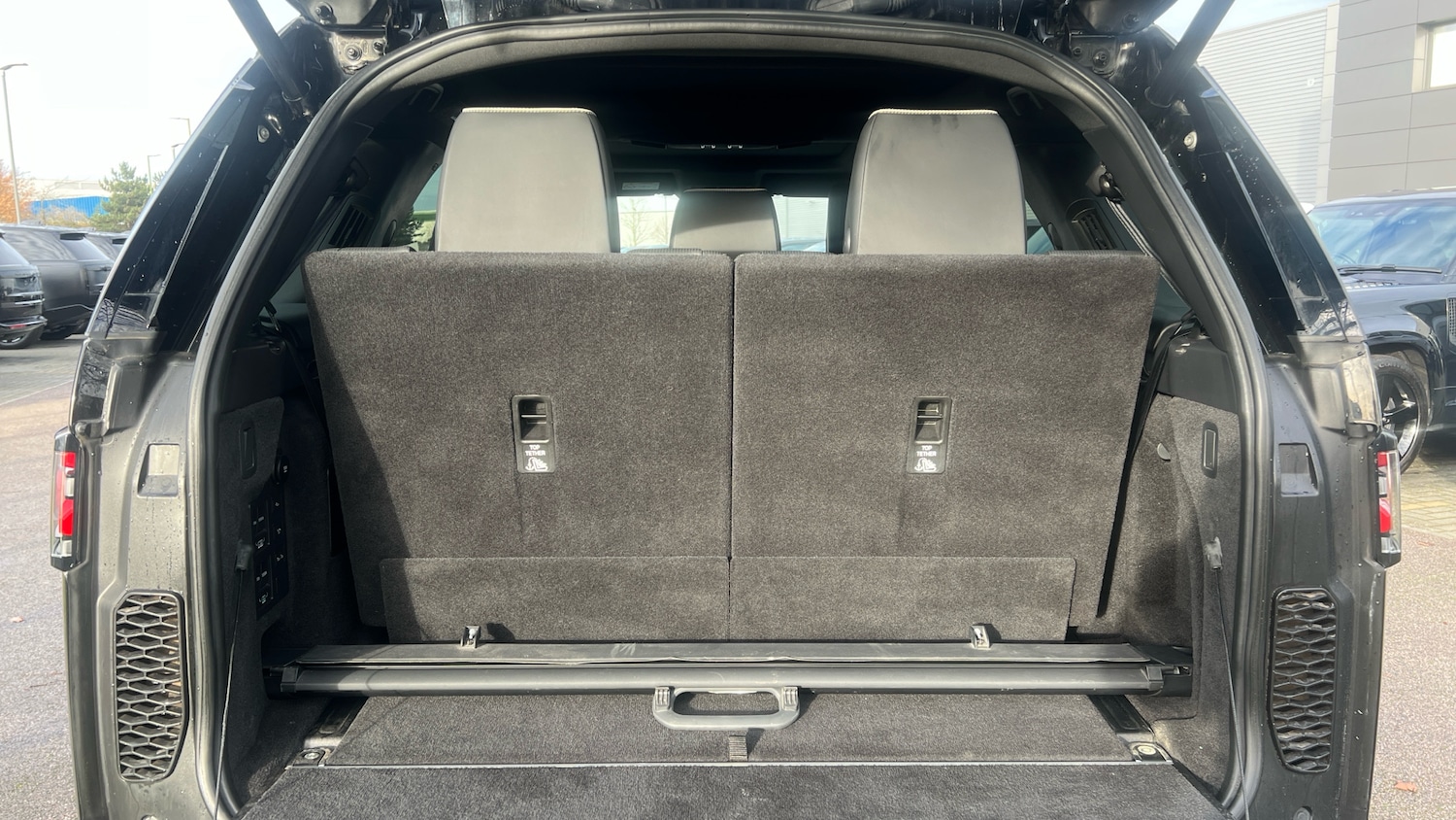 Used Land Rover Discovery 2018 for sale - 76836826: Photo 21