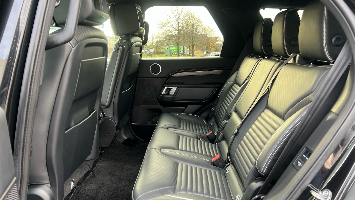 Used Land Rover Discovery 2018 for sale - 76836826: Photo 4