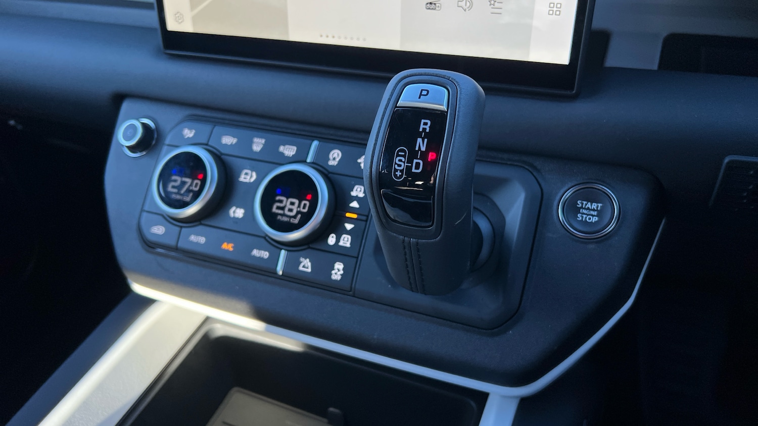 Used Land Rover Defender 2025 for sale - 77201400: Photo 13