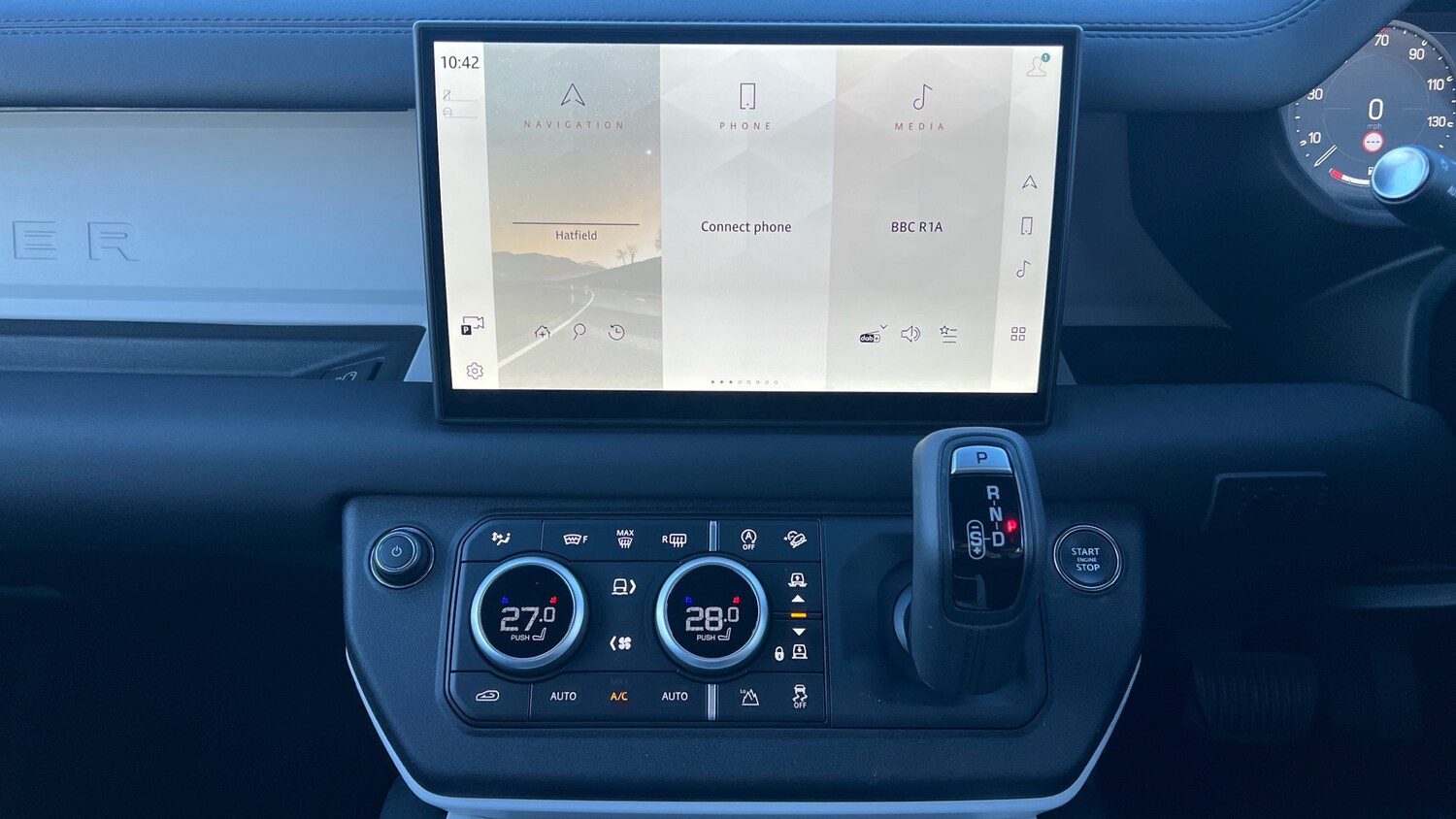 Used Land Rover Defender 2025 for sale - 77201400: Photo 14