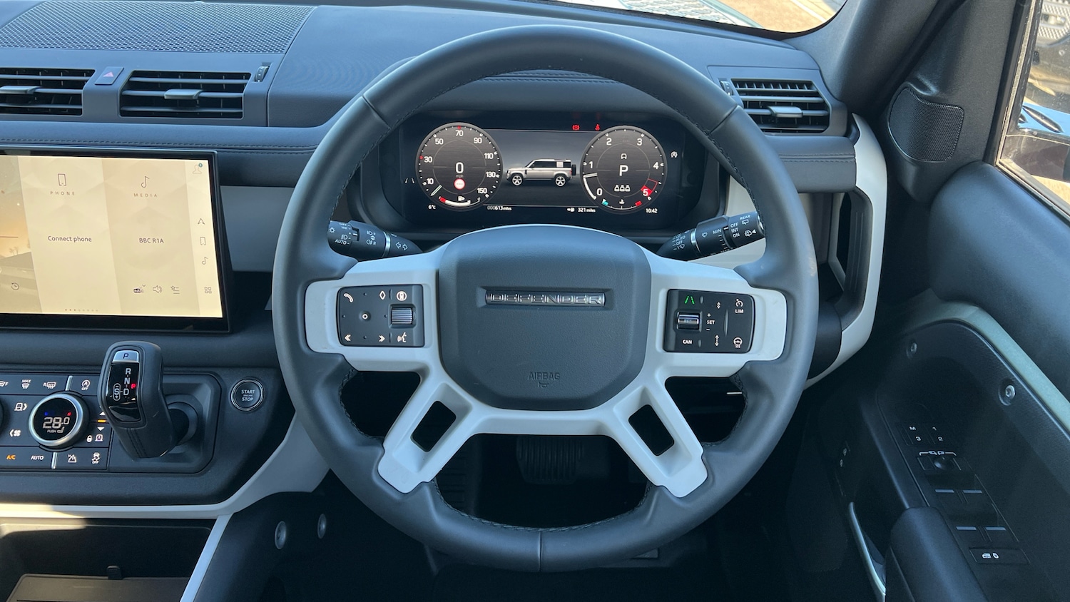 Used Land Rover Defender 2025 for sale - 77201400: Photo 15