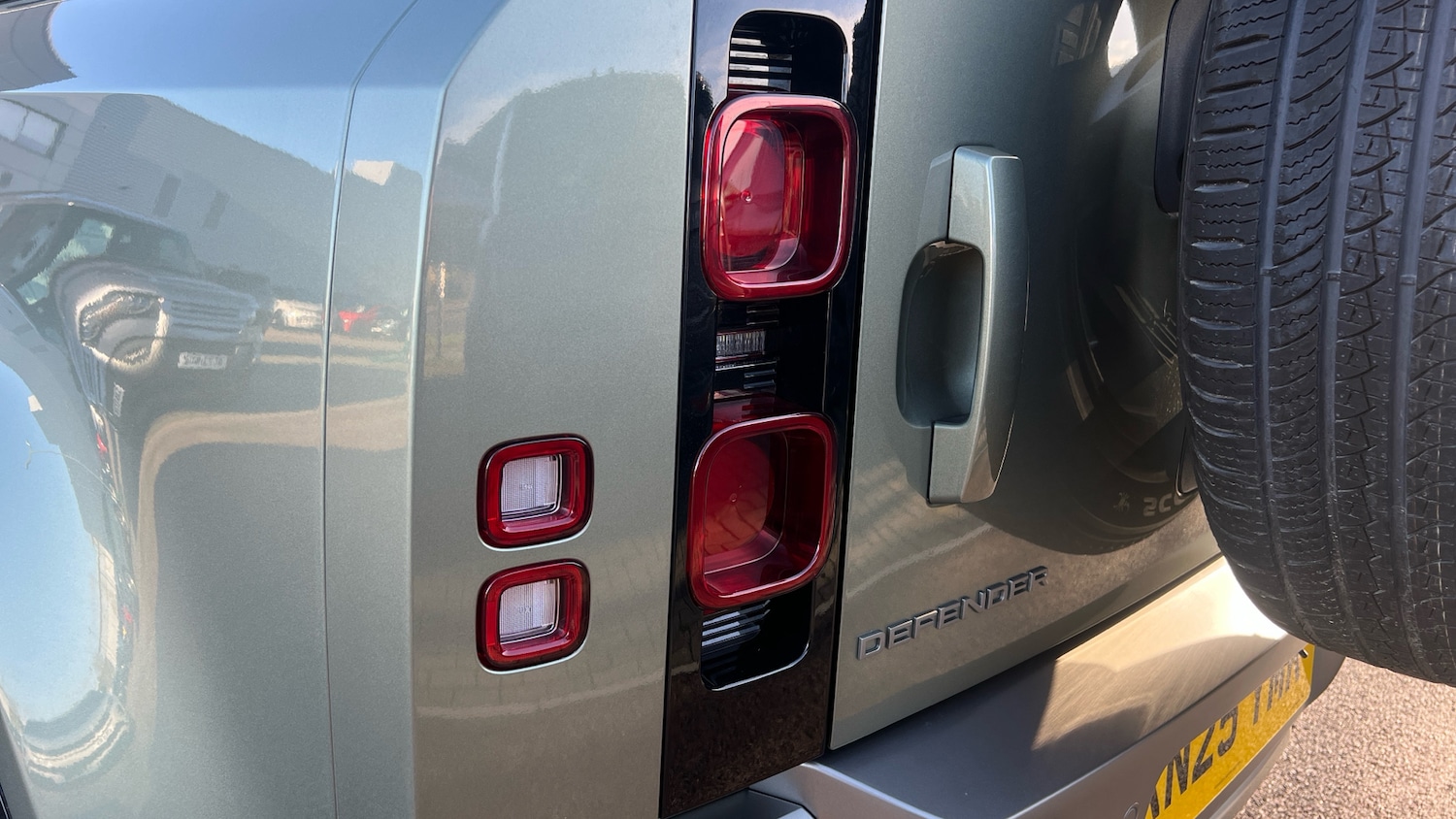 Used Land Rover Defender 2025 for sale - 77201400: Photo 19