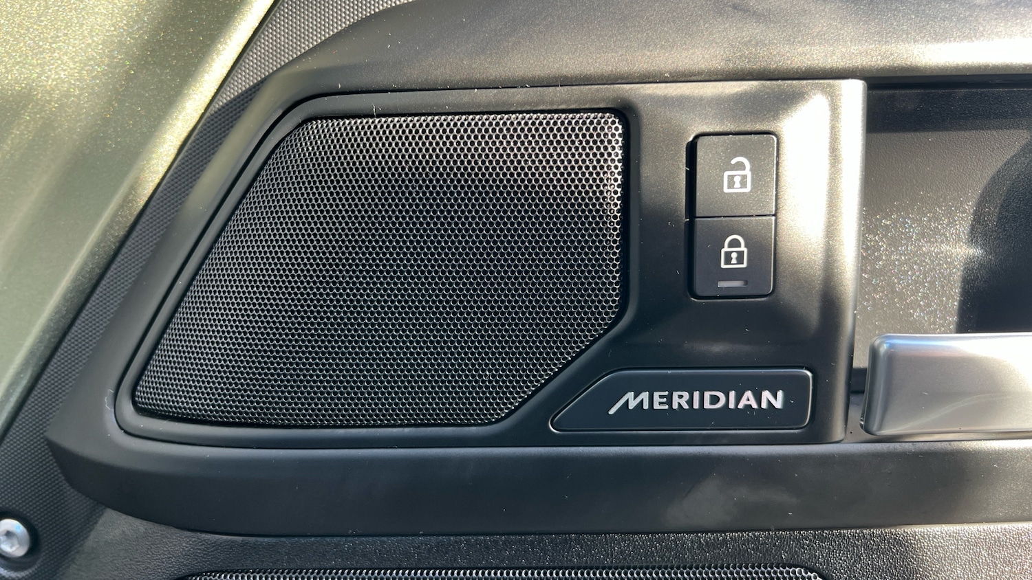 Used Land Rover Defender 2025 for sale - 77201400: Photo 25