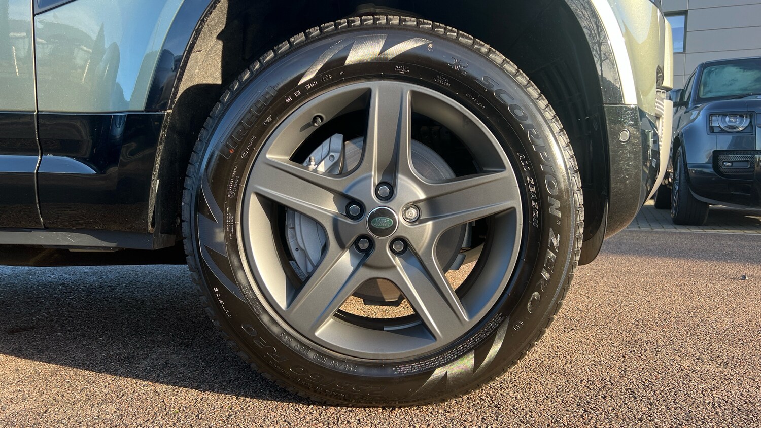 Used Land Rover Defender 2025 for sale - 77201400: Photo 8