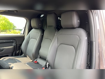 Used Land Rover Defender 2025 for sale - 75309087: Photo